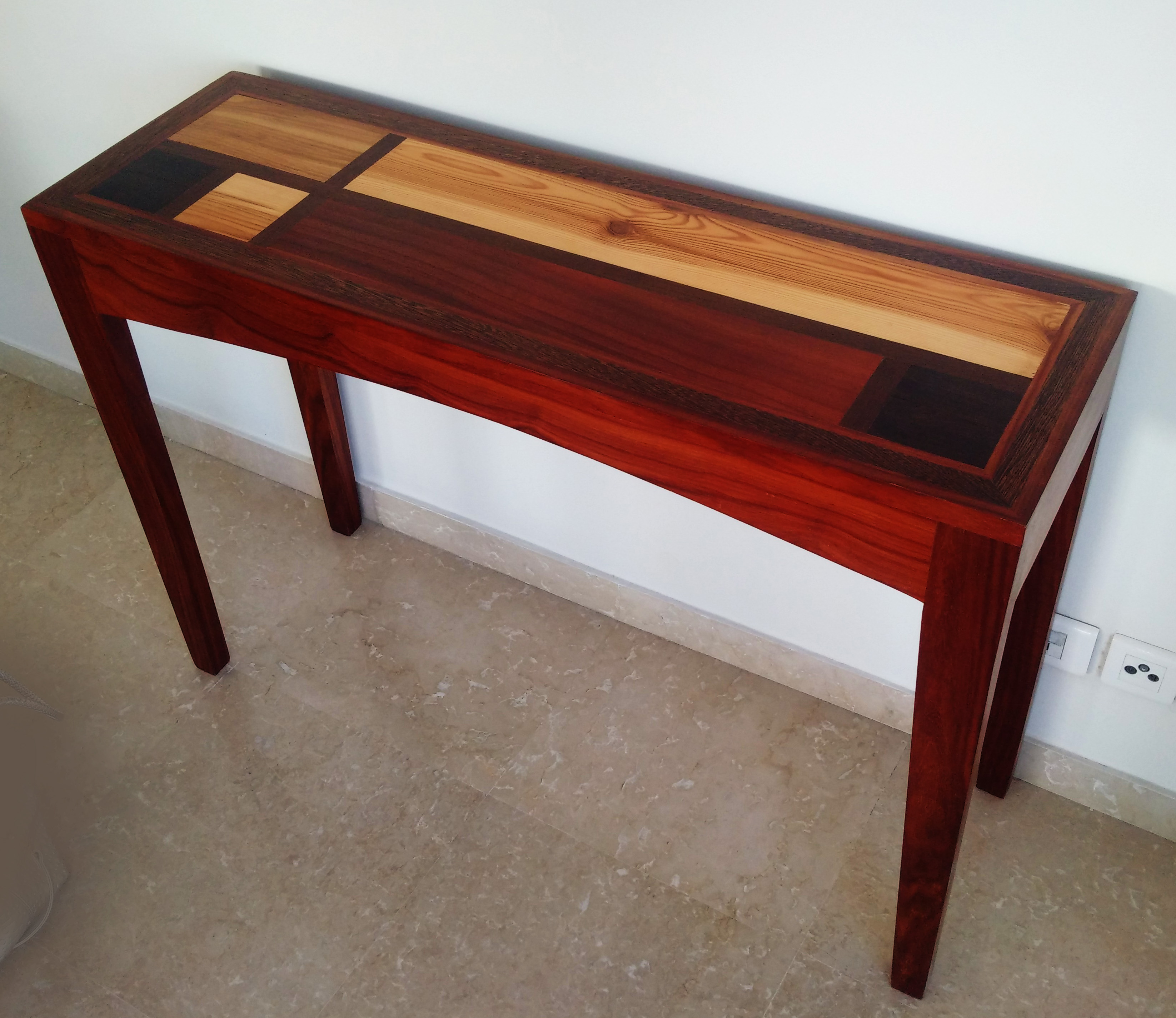 console-mondrian-arronde